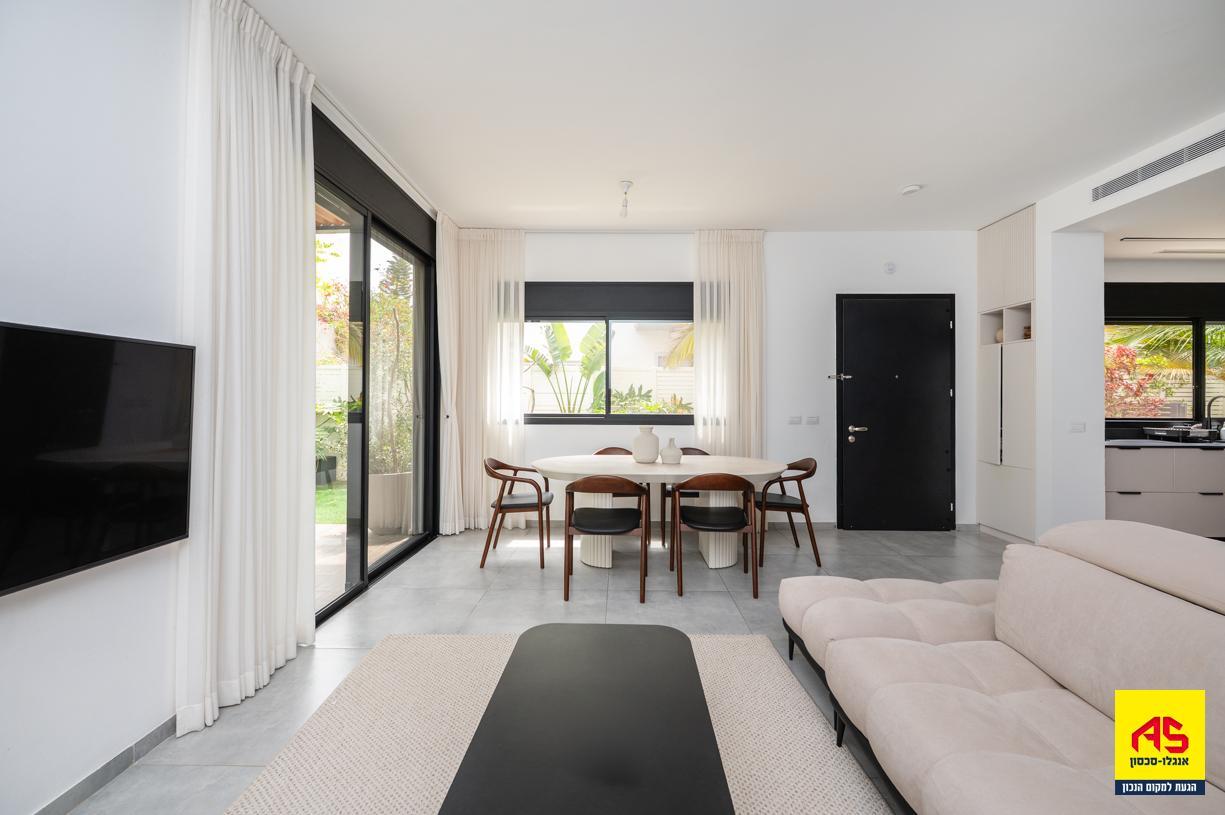 Townhouse 5 Rooms in הבוטנים,  פרדס חנה כרכור