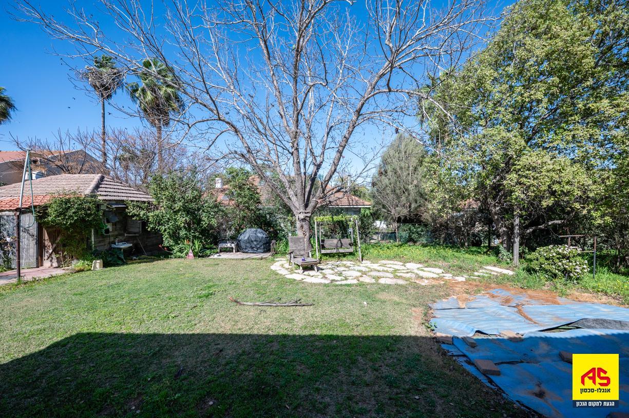 Townhouse 5 Rooms in Pardes Hanna-Karkur,  Pardes Hanna-Karkur