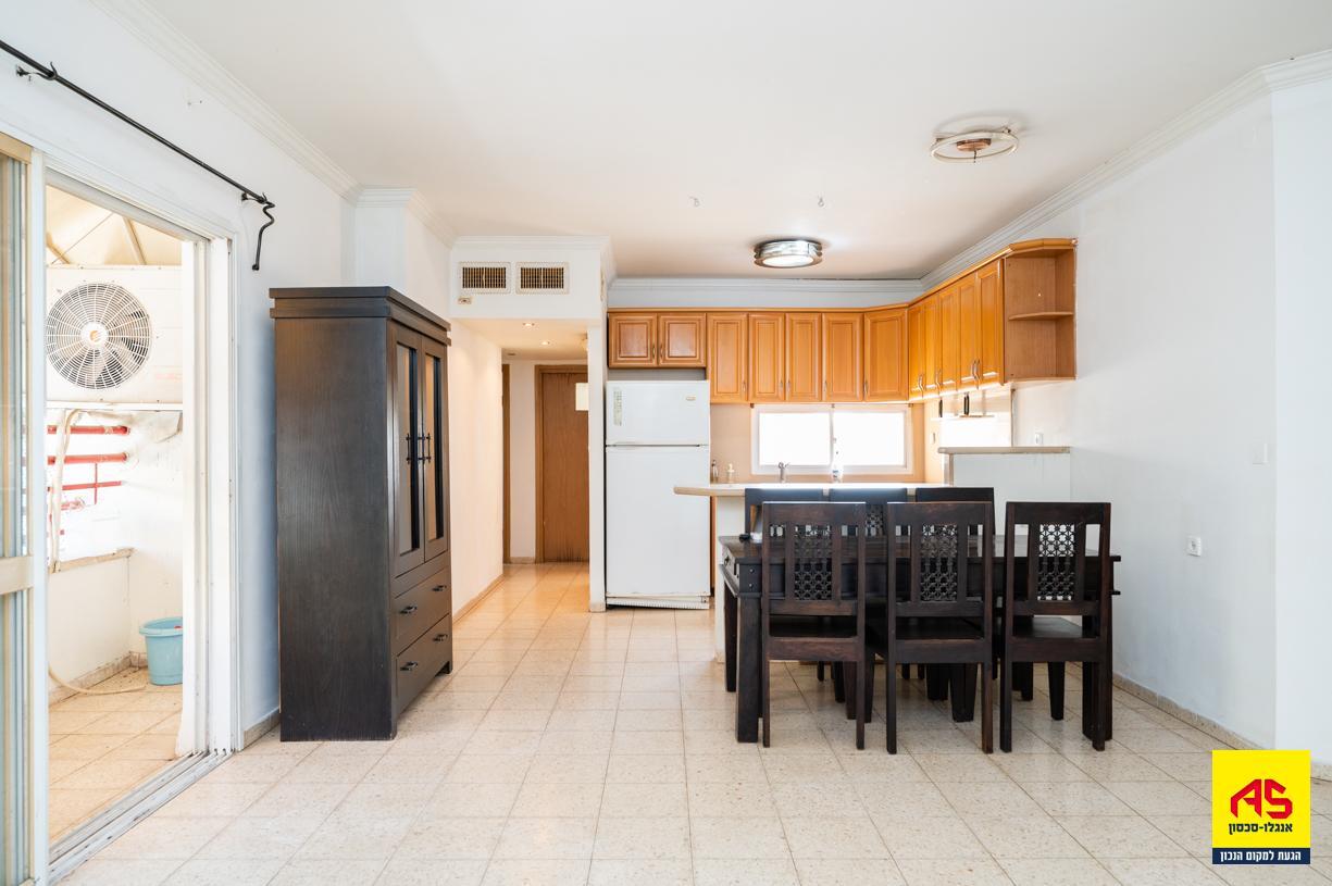 Apartment 3 Rooms in Ha-Dkalim Street,  Pardes Hanna-Karkur