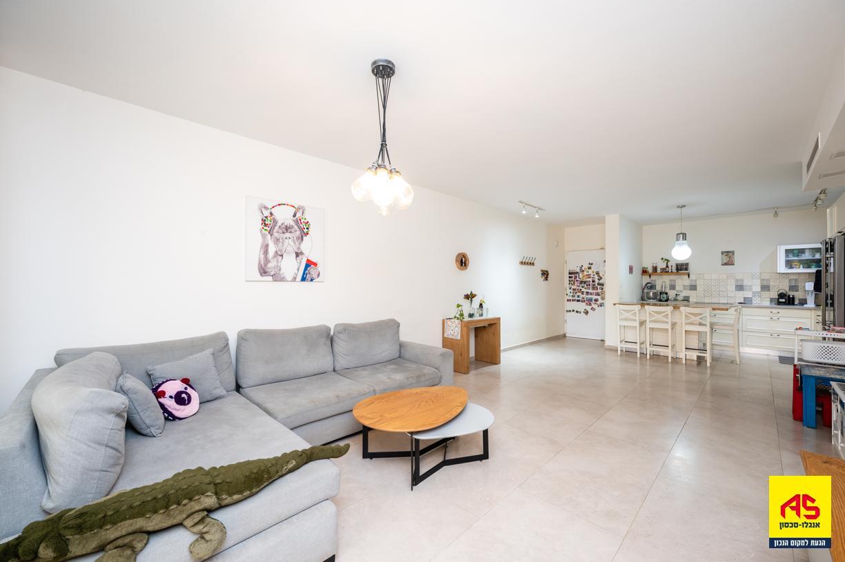 Rez de jardin 5 Pièces à Neta Street,  Pardes Hanna-Karkur