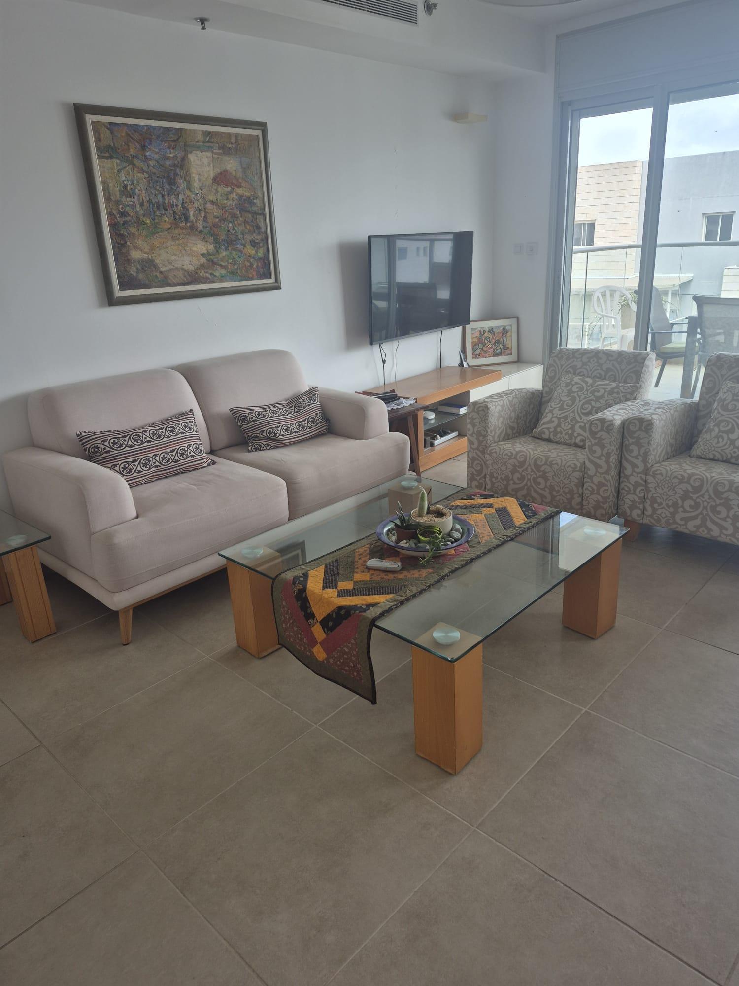 דירה 4 חדרים בגינת אגוז, פרדס חנה כרכור