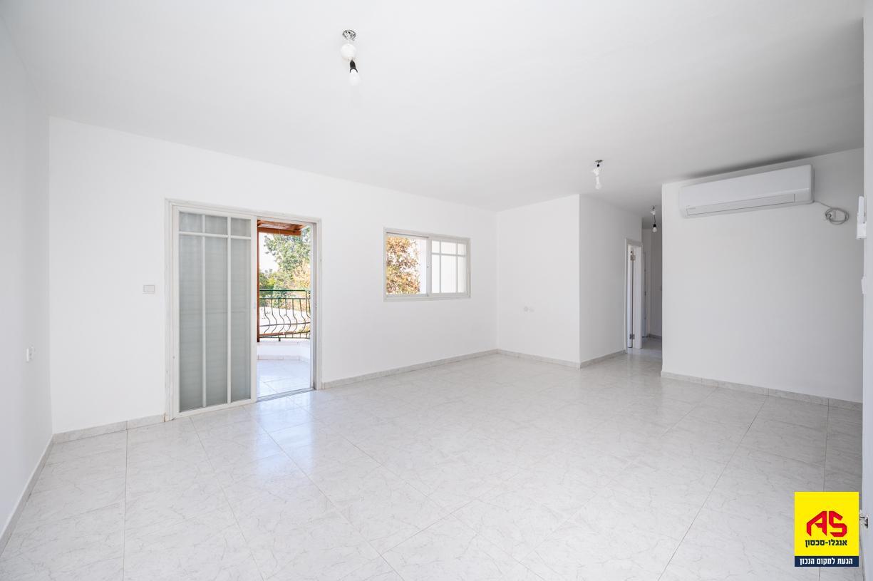 דירה 4 חדרים במרכז המושבה, פרדס חנה כרכור