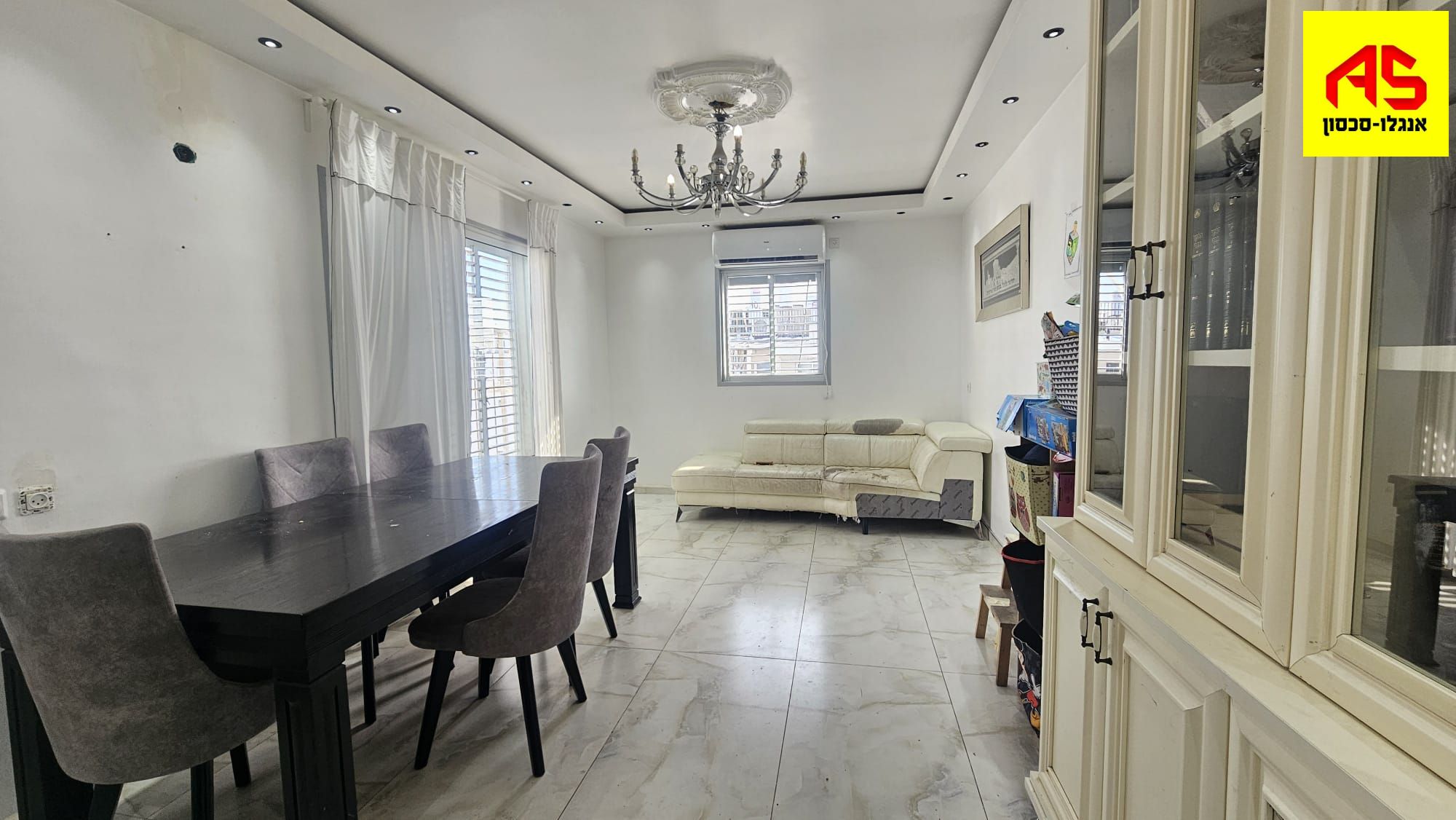   For Sale Apartment 5 Rooms in Menachem Begin Street, Ganei Hadar,  Petah Tikva