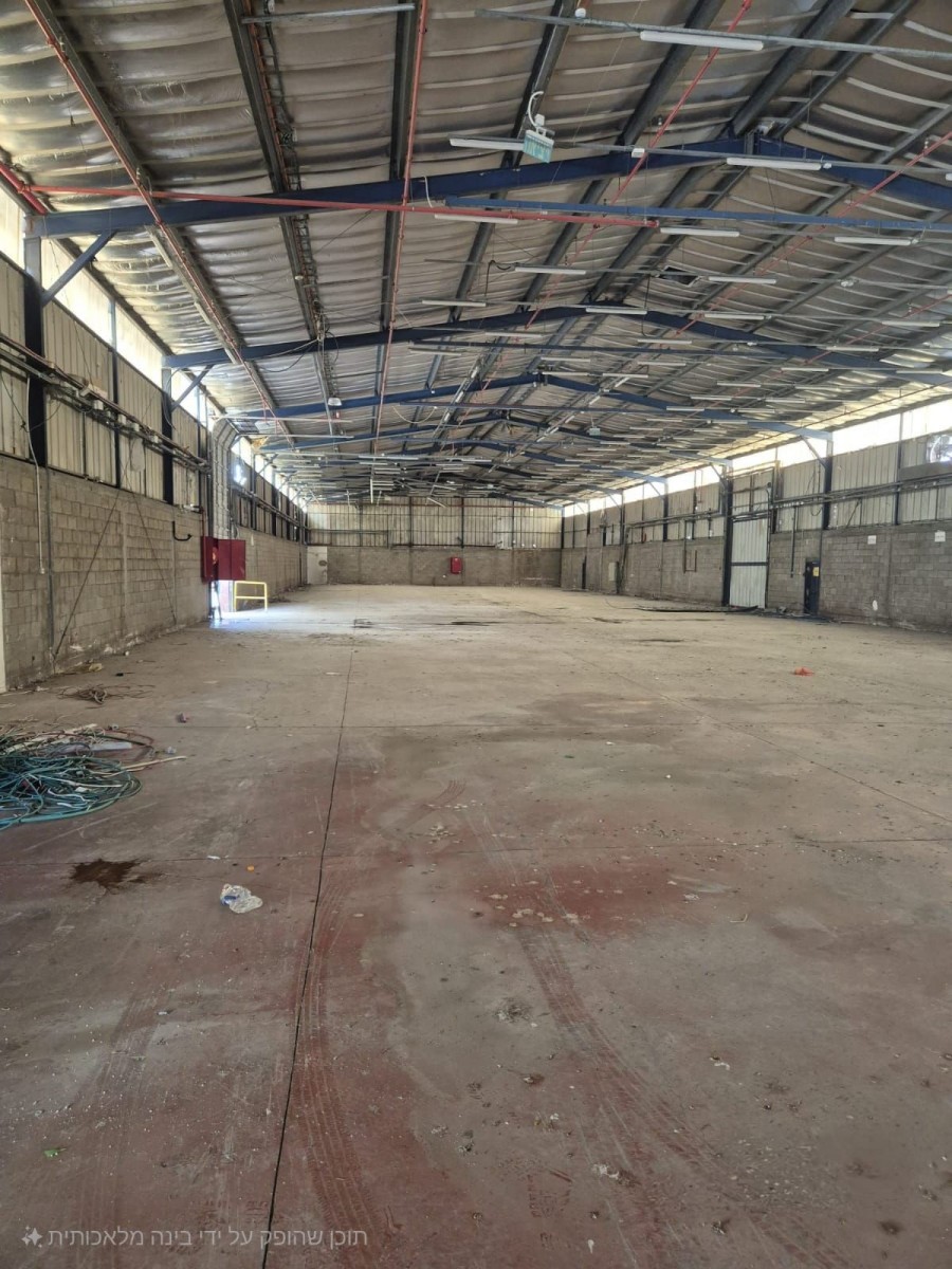Industrial Building ב  Yakum