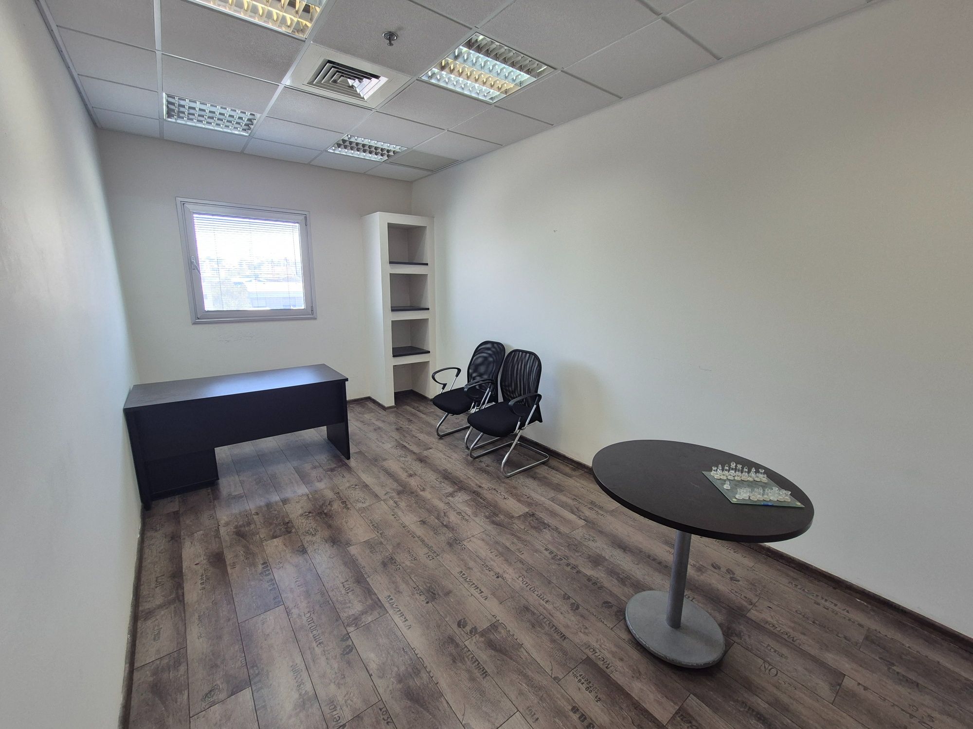 משרד 10 חדרים בק.אריה, פתח תקווה