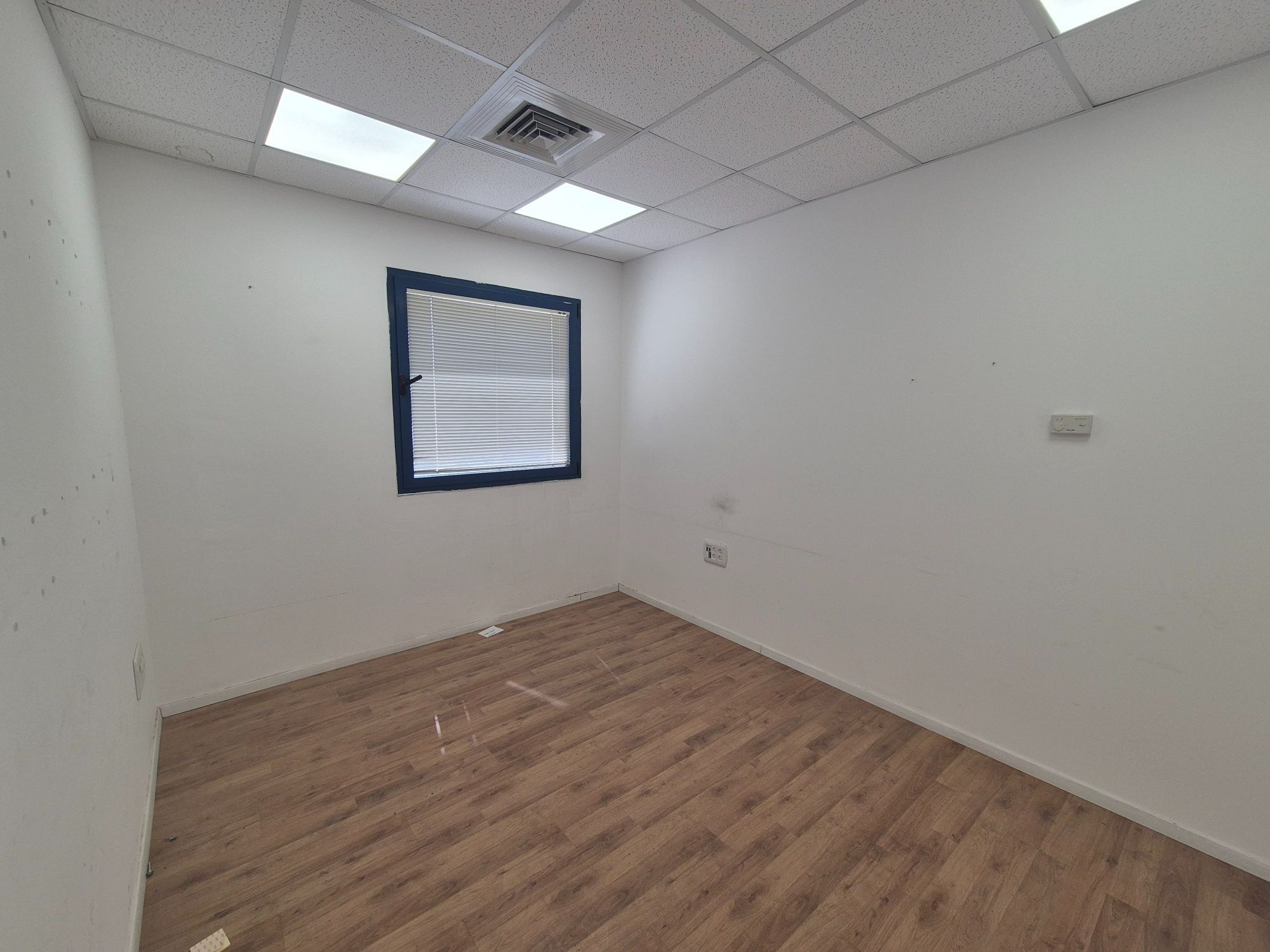 Office in  Petah Tikva,  Petah Tikva