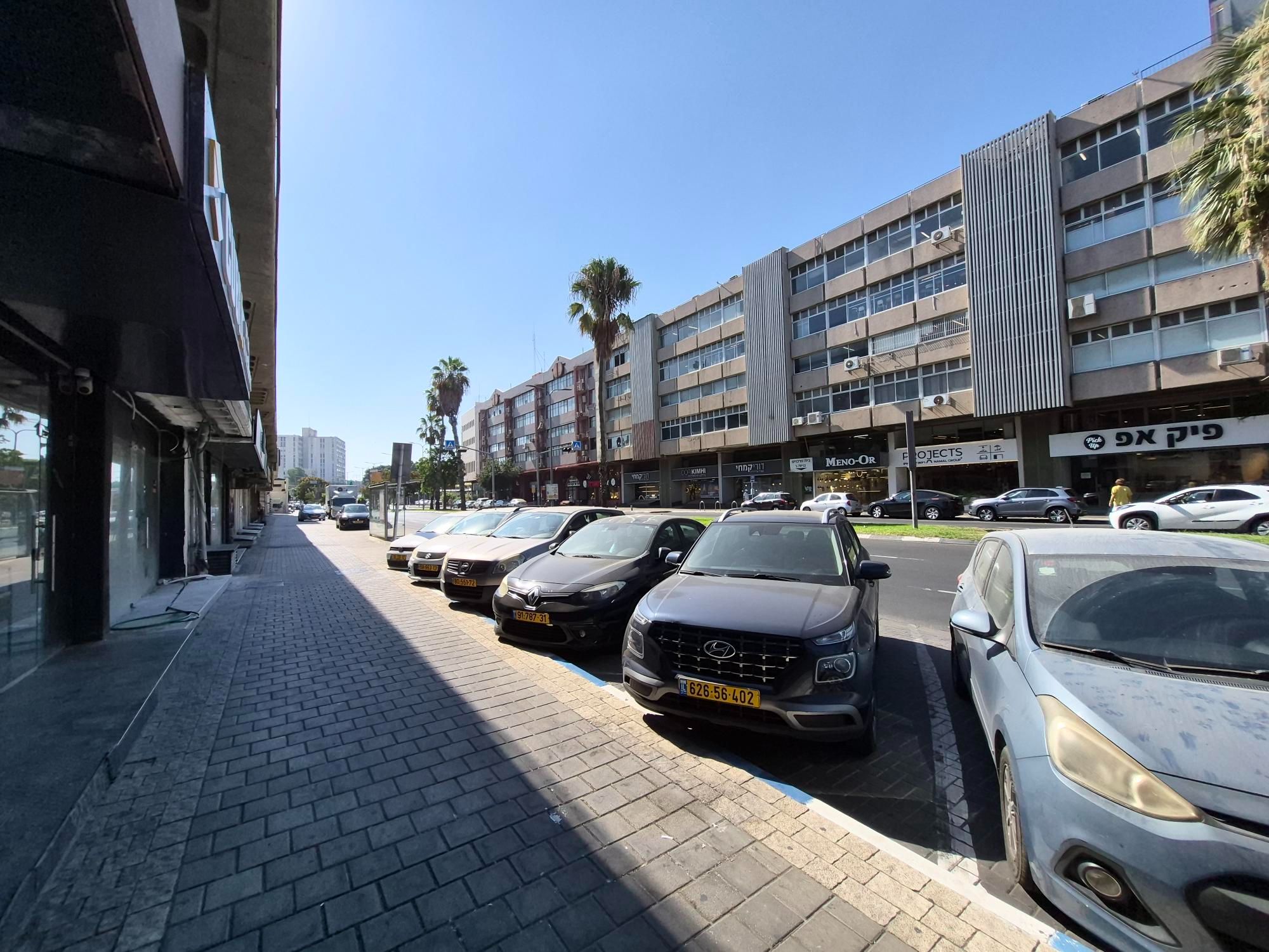 משרד בקיבוץ גלויות, דרום, תל אביב יפו