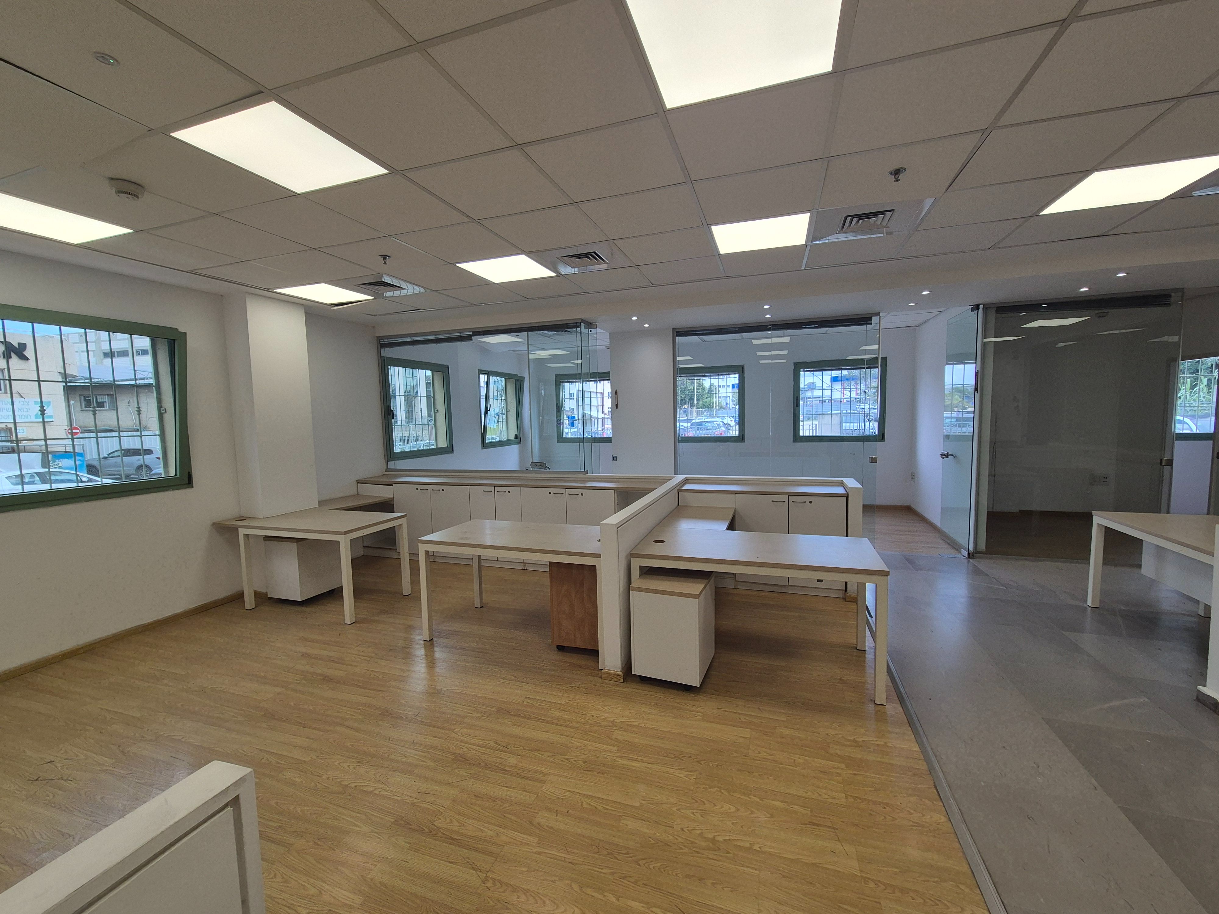 משרד 12 חדרים באימבר, ק.אריה, פתח תקווה