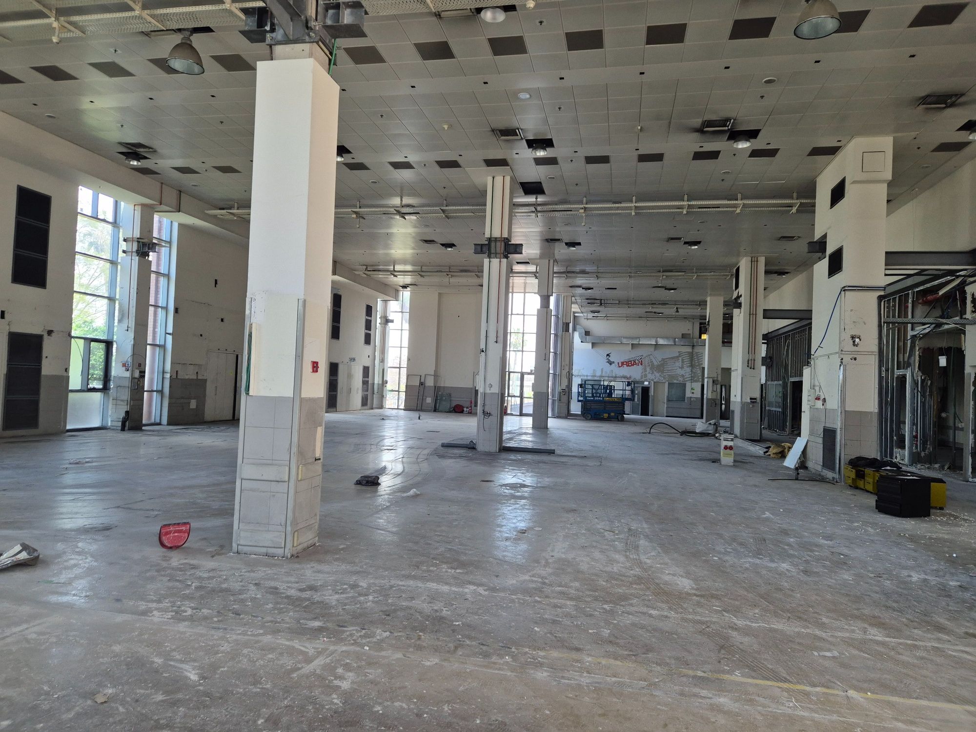 מחסן בהתנופה, ק.אריה, פתח תקווה