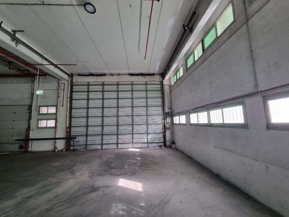 מבנה תעשיה בנחל פולג, התעשיה, יבנה