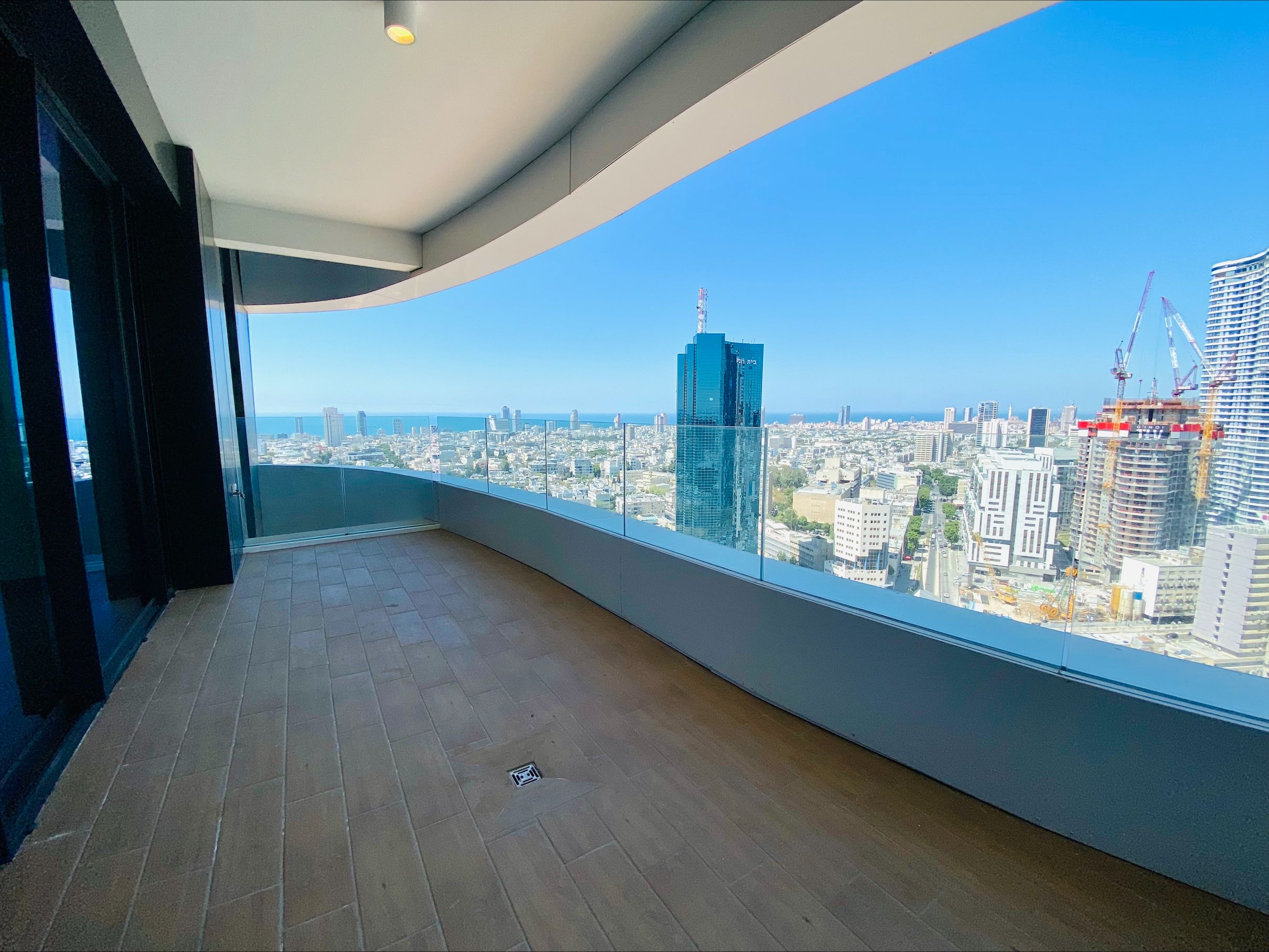 Apartment 3 Rooms in  Tel Aviv-Yafo