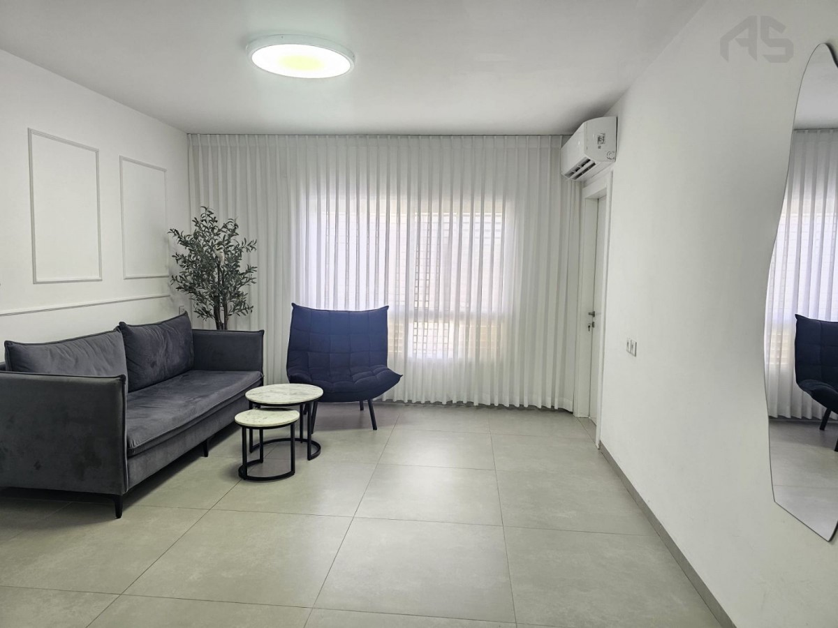 Apartment 3.5 Rooms in Haim Barlev Street, Nahal Ashan,  Be'er Sheva