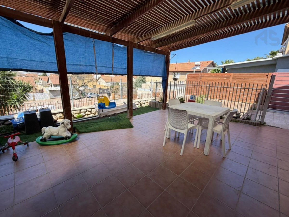 למכירה קוטג' 6 חד' עם ממ