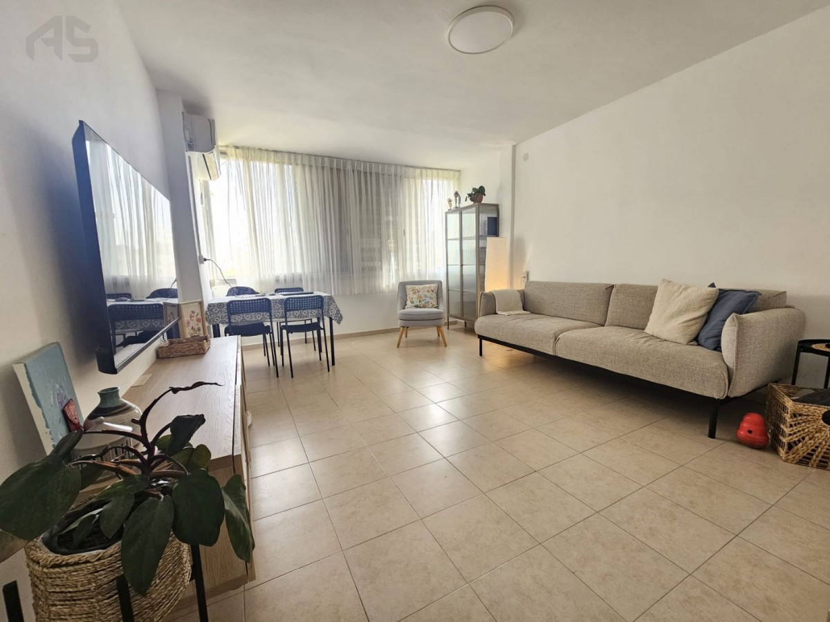 Apartment 3 Rooms in Yehuda Halevi Street, Shchuna D,  Be'er Sheva