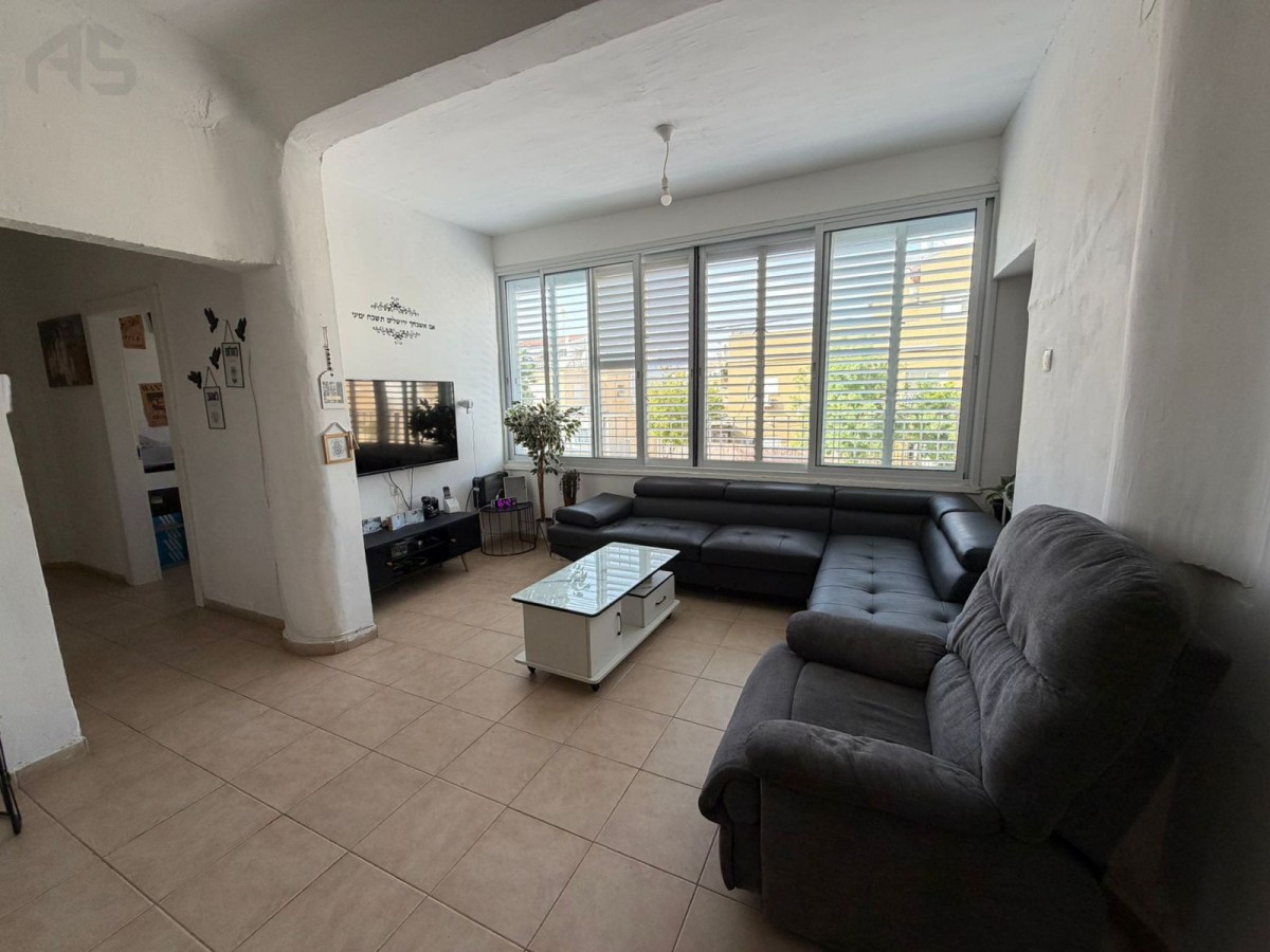 Apartment 5 Rooms in Moses Montefiore Street, א',  Be'er Sheva