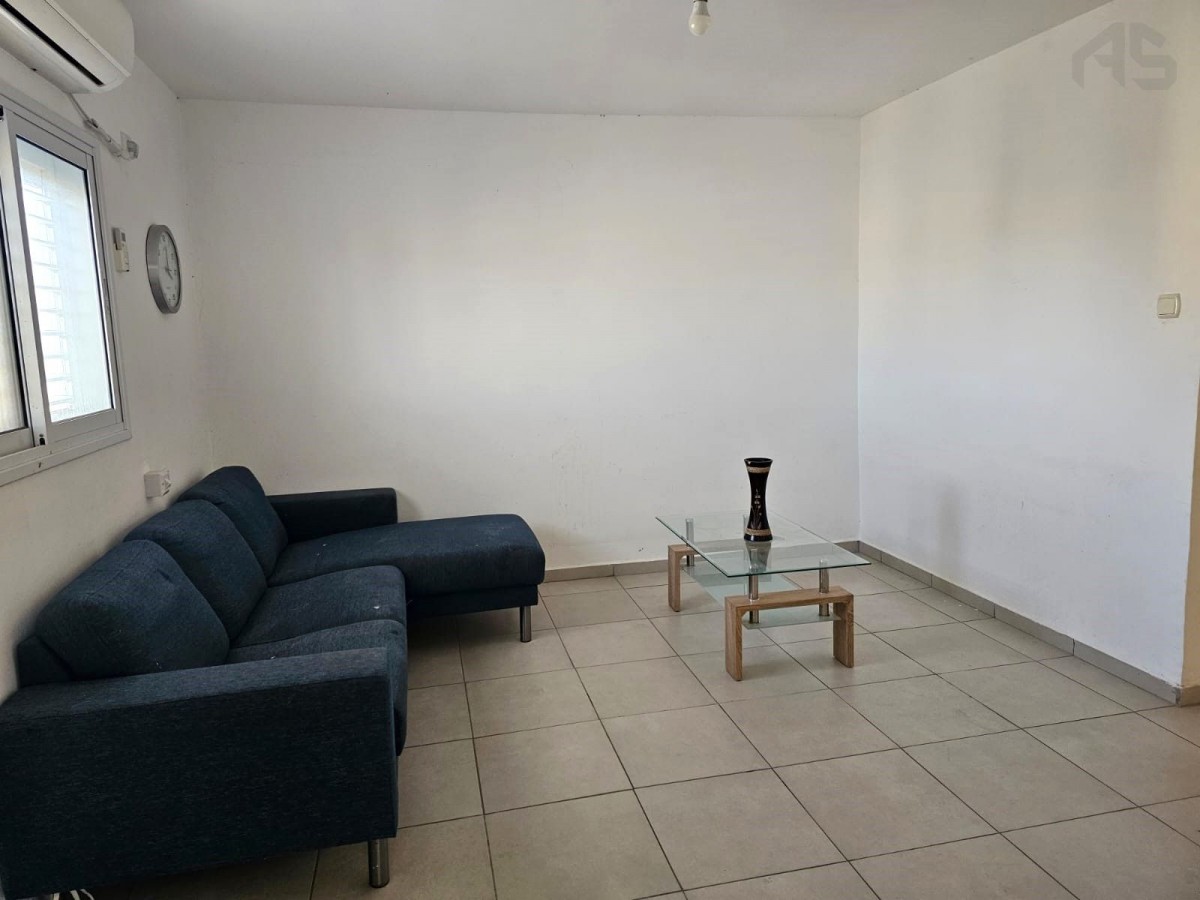למכירה דירת 4 חד' המתאימה לחלוקה ליד האוניברסיטה