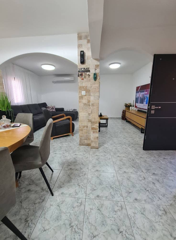 Appartement 4 Pièces à Khavatselet Street,  Migdal HaEmek