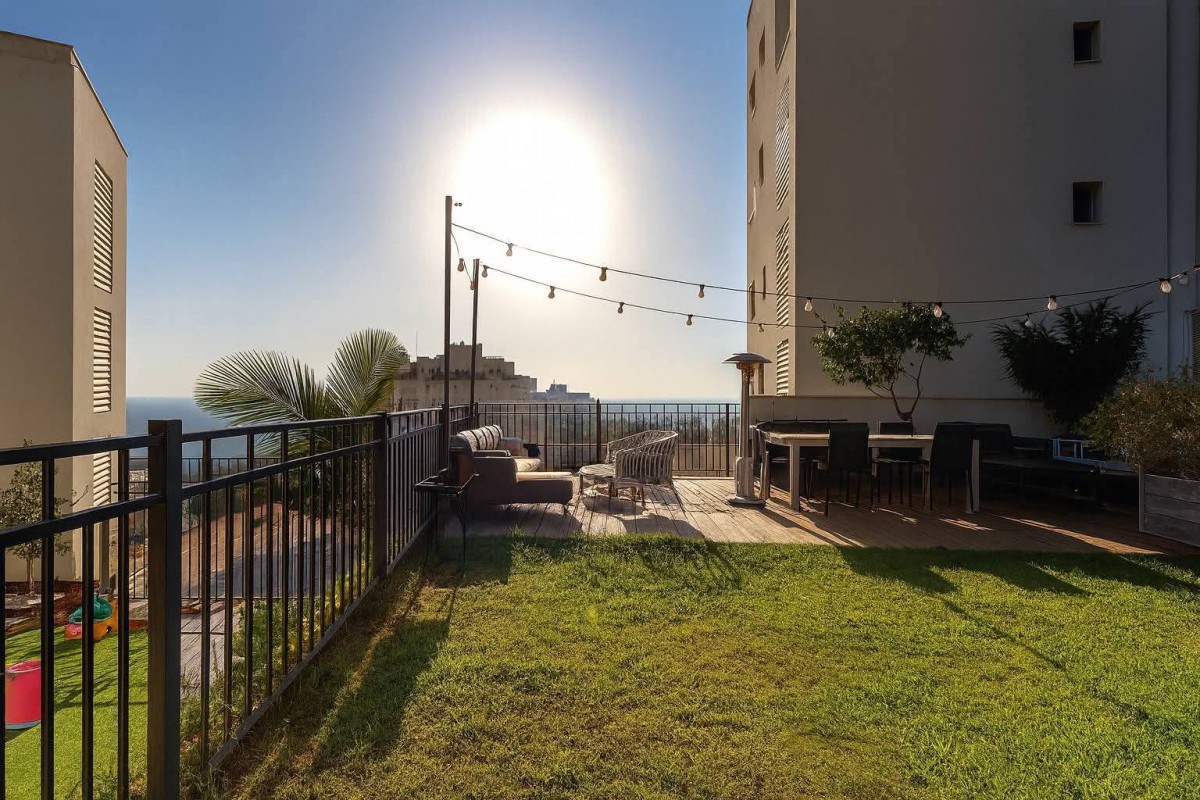 Rez de jardin 4 Pièces à Yefe Nof Street,  Migdal HaEmek